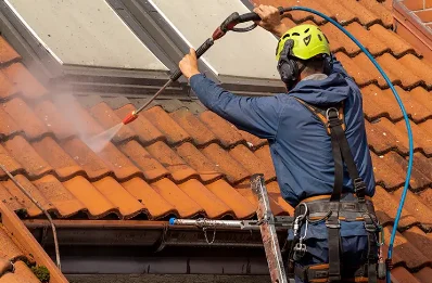Démoussage et hydrofuge de toiture à Guébling